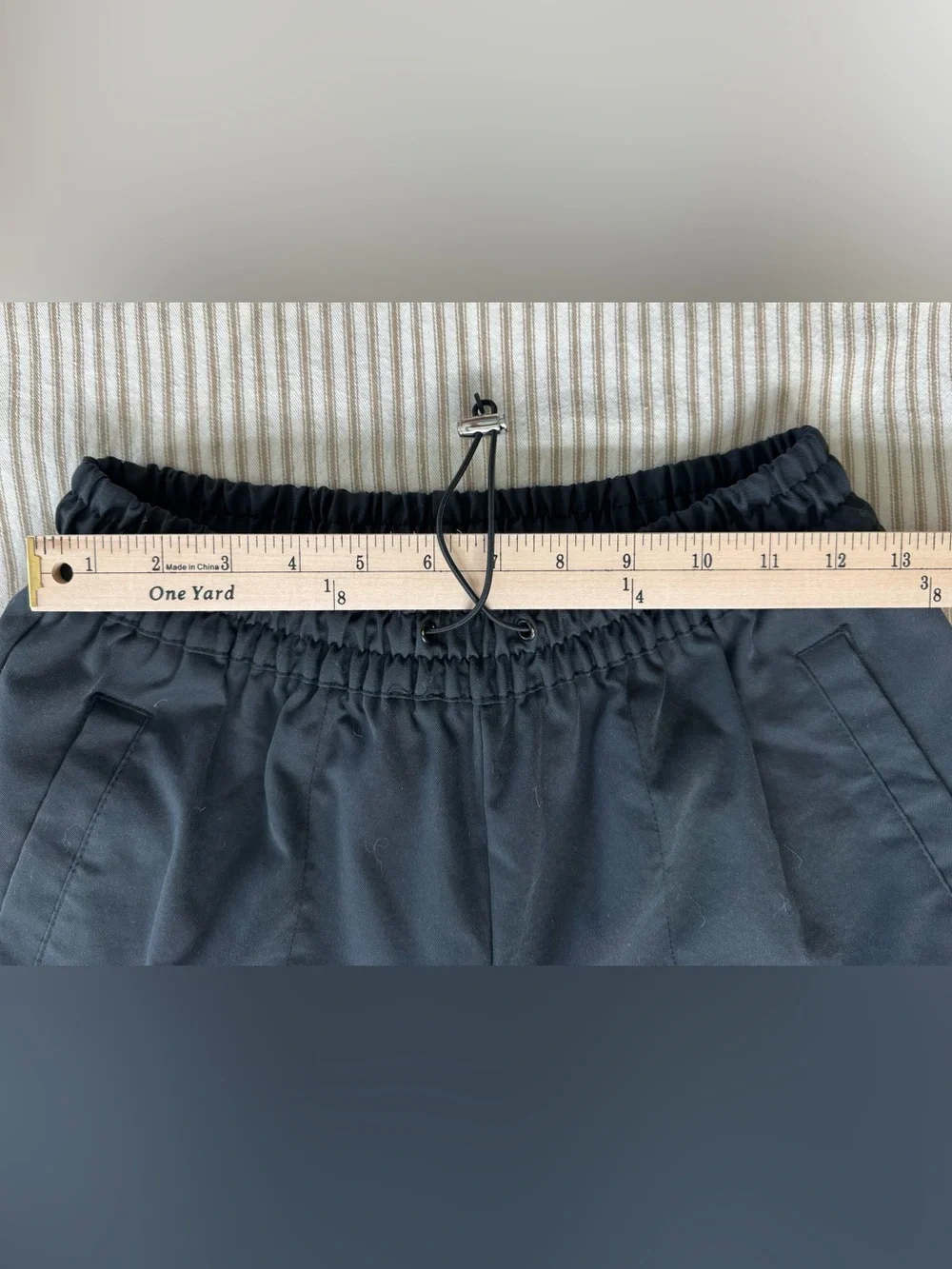 Women’s Nike Black Jogger Pants with White Swoosh & toggle Sz Medium